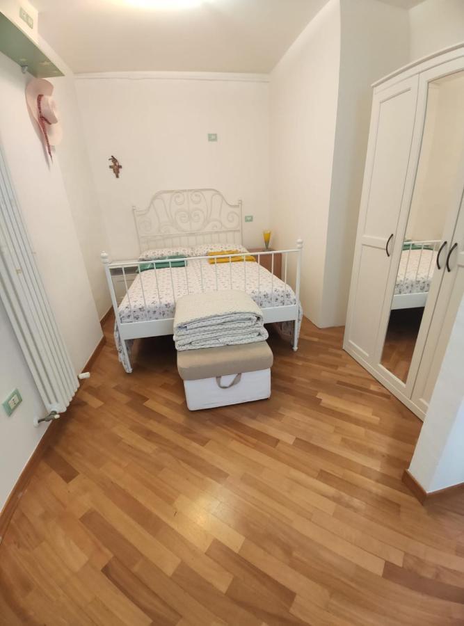 Appartamento La Rondine Pesaro Exterior photo